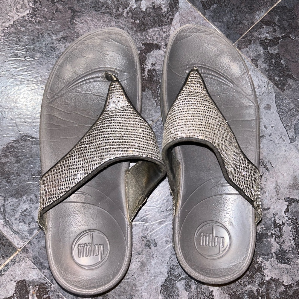 Fitflop Gray Sandals with Thong Design